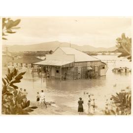 Floodwaters in Townsville during the 1946 flood