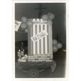 Philip Leong's margi gras float, Townsville