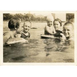Family photograph from the Quelch Forno collection : children swimming