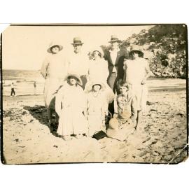 Family photograph from the Quelch Forno collection : Group of people on Magnetic Island