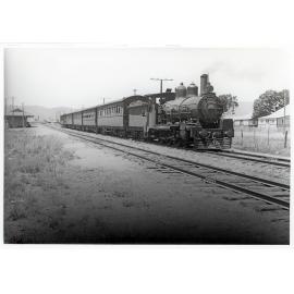 The Home Hill to Townsville train near Queens Road, Townsville, 1946