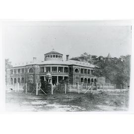 The Customs House on the Strand and the Castling Memorial, Townsville, circa 1905