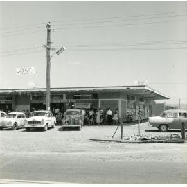 Opening day of Philip Leong Food Store, Garbutt Shopping Centre, Townsville