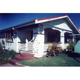 Timber renovation and sympathetic extension, 4 Herbert Street, Melton Hill, Townsville, front, after : 1996 residential grants / Townsville City Council