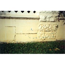 Restoration of fence, before, 5 the Avenue, Hermit Park, Townsville: 1996 residential grants / Townsville City Council
