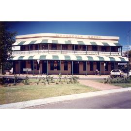 Grant for painting, Metropole Hotel, South Townsville, final: 1996 non-residential grants / Townsville City Council