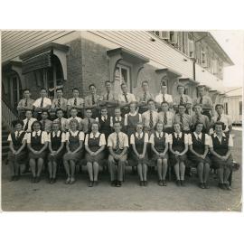 Family photograph from the Quelch Forno collection : High school class photograph