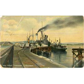 Postcard from the Quelch Forno collection : Shipping at Townsville