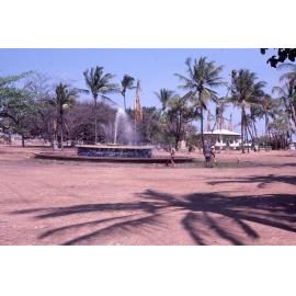 View of the Centenary Fountain Anzac Park, Townsville, October 1985