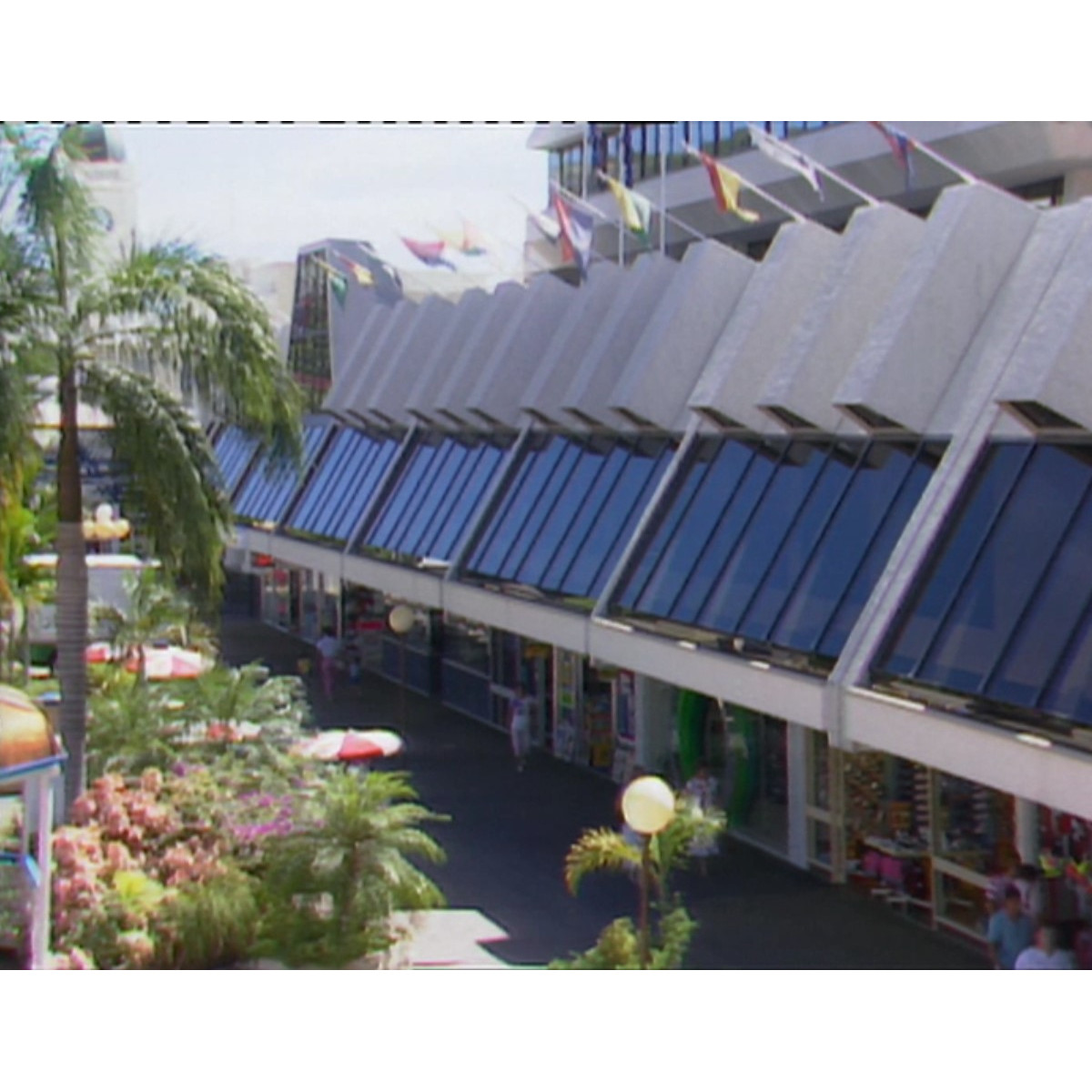 "282 Days" Documentary shots of KGRN shopping town, boiling billy