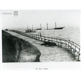 The Arcadia jetty with hulk "Moltke", Magnetic Island