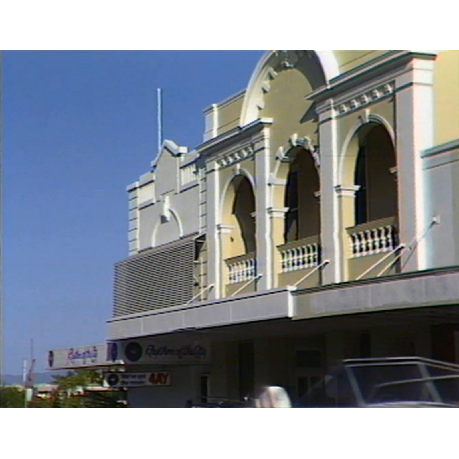 Newsweek 6-10-1983 Flinders Street East