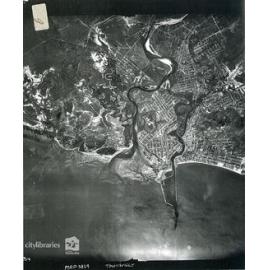 Aerial photograph of Townsville and Ross Creek, 1942