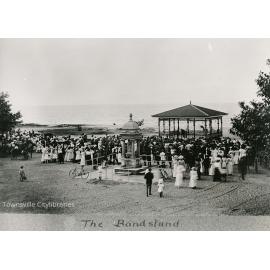 Official opening of the John Tyack bandstand, Townsville, 1913