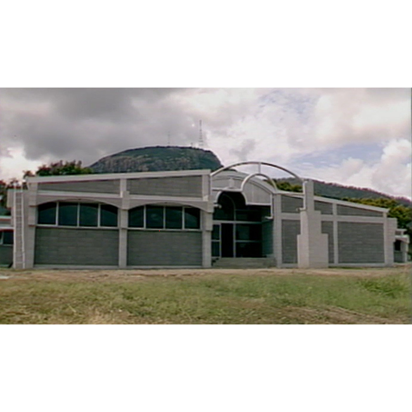 Administration building for the Federal Department of Defence at Lavarack Barracks