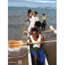 Performers from Townsville Aboriginal and Torres Strait Islander Cultural Centre at a publicity photo shoot on The Strand, Townsville, August 2007