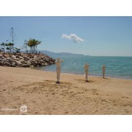 "Searching for Harold" public art installation by Jane Hawkins & Steph Rogerson, Strand Ephemera, Townsville, 2001
