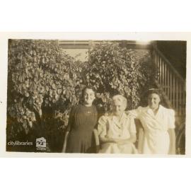 May Garrow, Mrs Garrow and Dorothy, ca. 1946