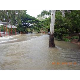 Gleesons Weir Park under flood waters, 2019.