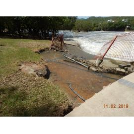 Erosion of riverbank around Gleesons Weir Lookout cause by flood waters, 2019.