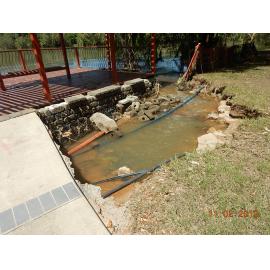Erosion of riverbank around Gleesons Weir Lookout cause by flood waters, 2019.